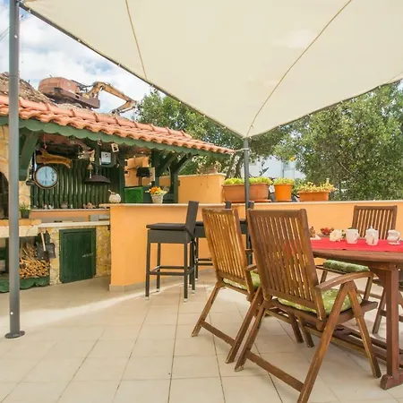 Poolside House Nina Appartement *