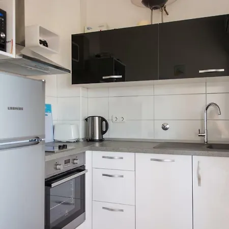 Appartement Poolside House Nina *