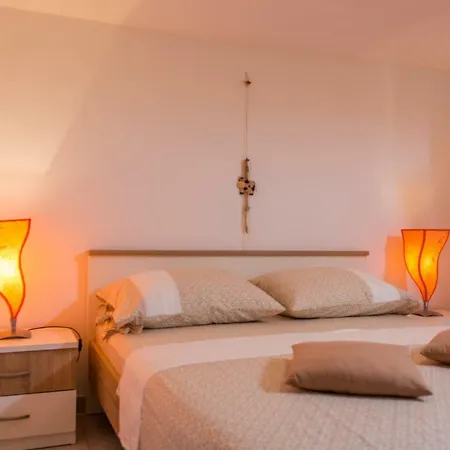 Appartement Poolside House Nina Trogir