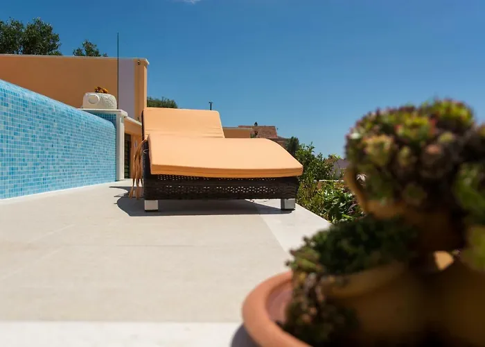 Apartmán Poolside House Nina
