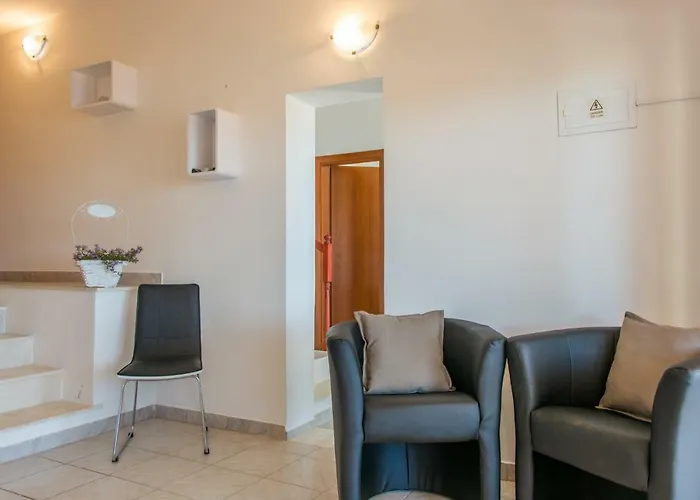 Poolside House Nina Apartmán Trogir