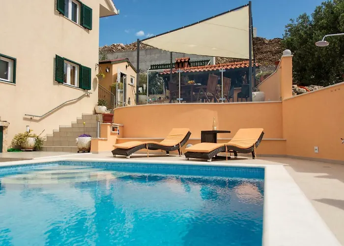 Apartmán Poolside House Nina *