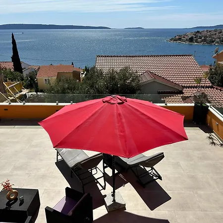 Poolside House Nina Trogir