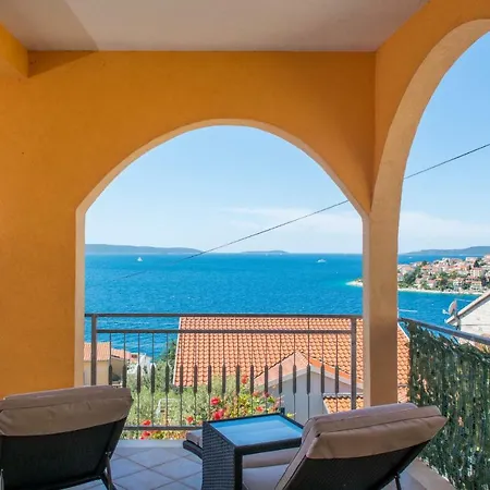 Poolside House Nina Trogir