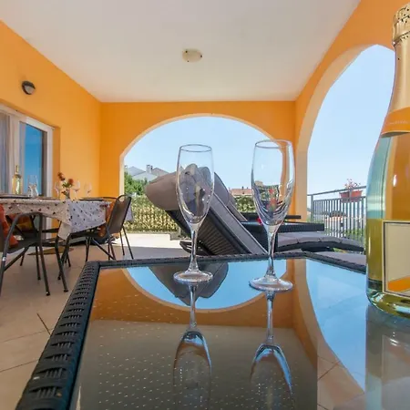 Poolside House Nina Apartment Trogir