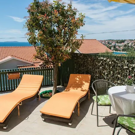 Apartment Poolside House Nina Trogir