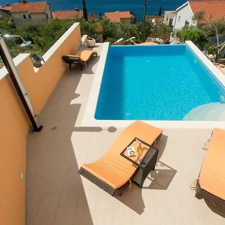 Apartment Poolside House Nina Trogir