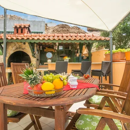 Apartamento Poolside House Nina