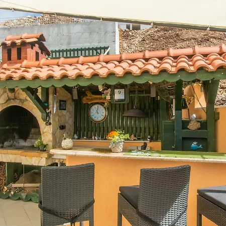 Poolside House Nina Apartment Trogir