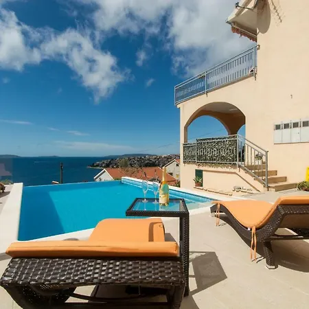 Poolside House Nina Trogir