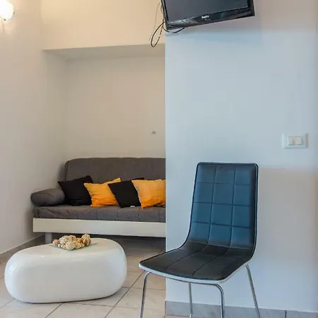 Poolside House Nina Apartamento Trogir