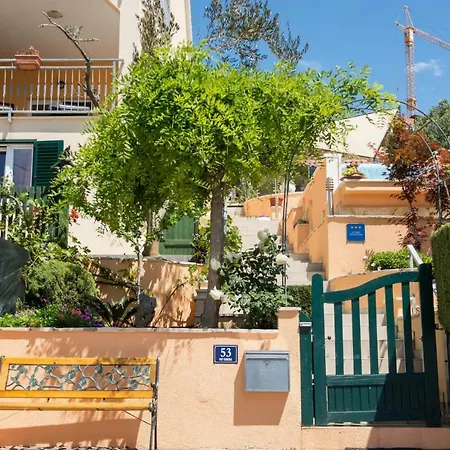 Apartment Poolside House Nina Trogir