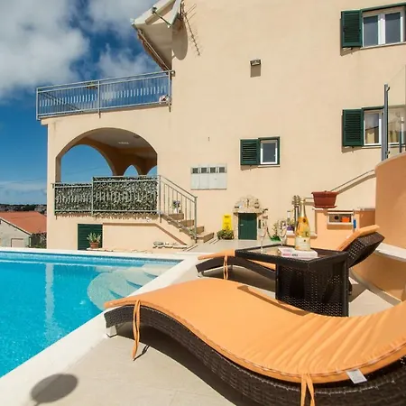 Poolside House Nina * Trogir