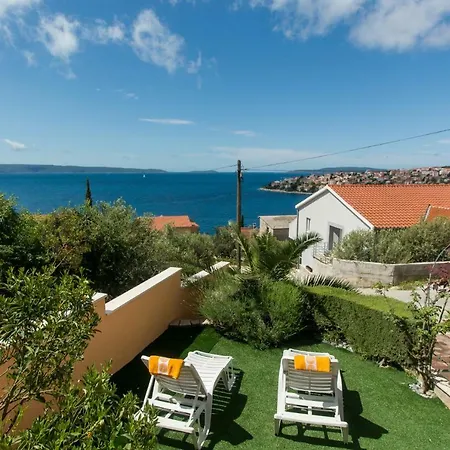 Apartamento Poolside House Nina