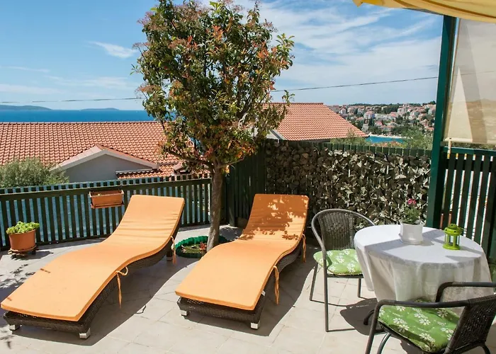 Apartman Poolside House Nina Trogir