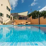 Poolside House Nina * Traù