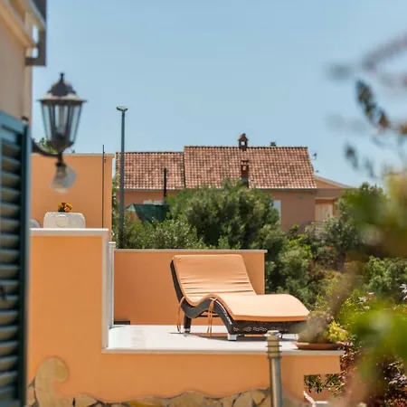Appartamento Poolside House Nina *