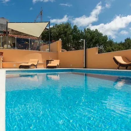 Poolside House Nina トロギール