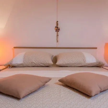 Apartamento Poolside House Nina *